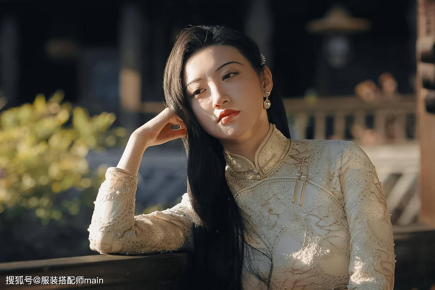 原创原以为景甜剧中的旗袍造型够美了却不想她的耳饰才是亮点