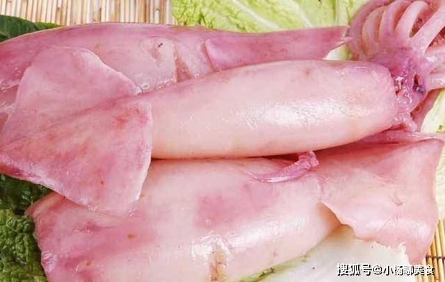 爆炒鱿鱼直接下锅大错特错炒之前多加一步鱿鱼鲜嫩还不腥