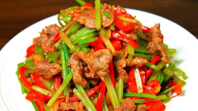 炒什么菜不适合放酱油 fc16b131773343039ee64bb06145f520.jpeg