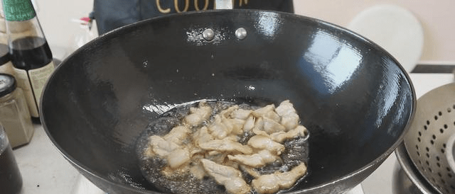 手撕包菜怎么做才有饭店味道 13027e4b99b14a00b12dbe01e69166a3.png