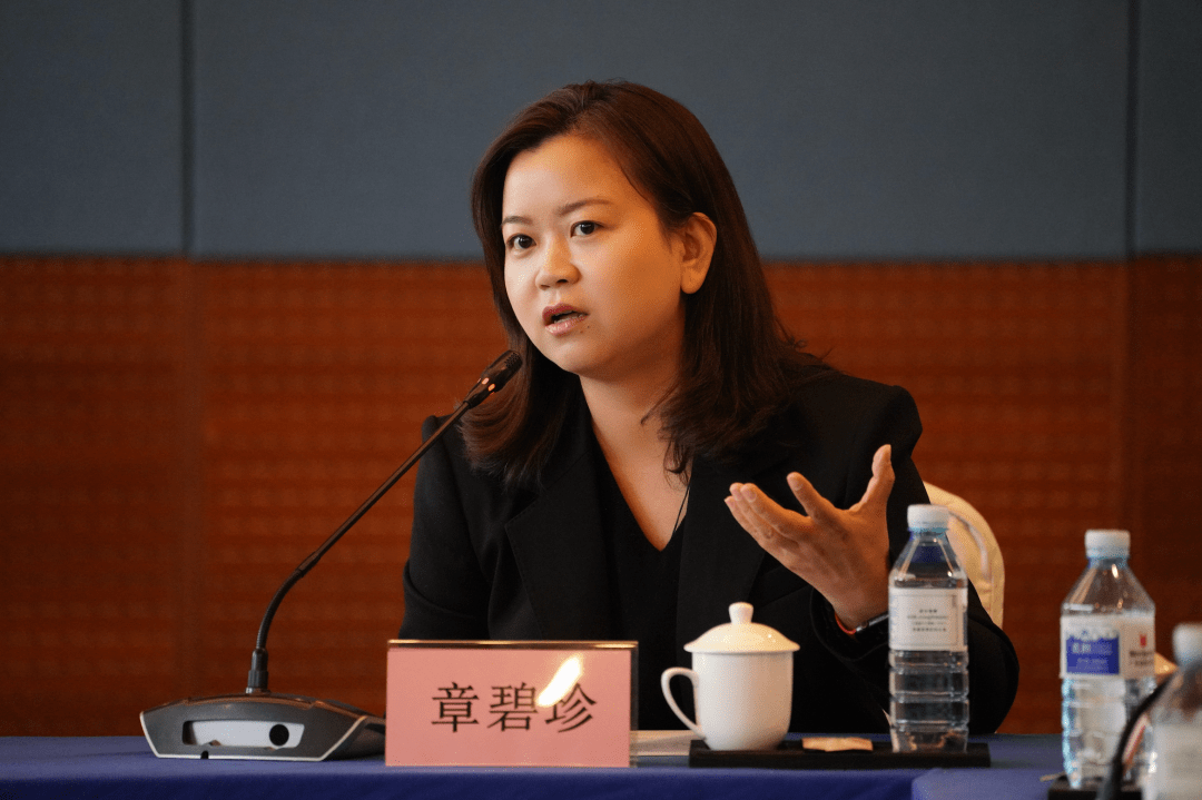 蓝天下传媒集团总裁,《同一屋檐下》总策划章碧珍认为,"创新是制作方