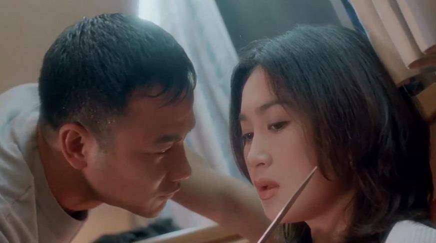 不过温碧霞演艺生涯也出现过争议,曾因与任达华在一部电影中进行大