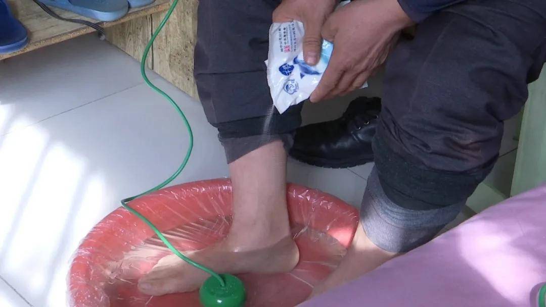 能排毒还治癌症? “中科氢量平通仪”骗局被电视台曝光(图4)