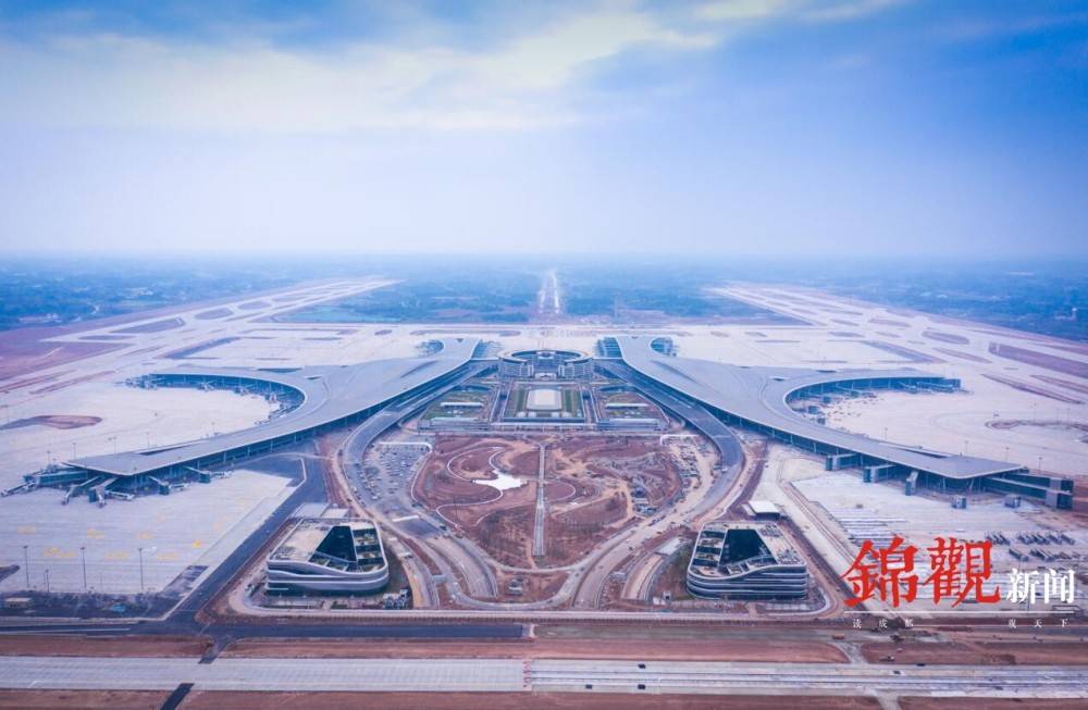 天府国际机场航站楼本月底竣工