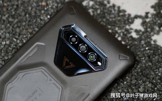 利器|怪兽级游戏利器君临天下 黑鲨4Pro游戏手机首发开箱评测