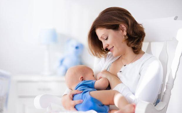 产后母乳不足 如何对新生儿进行奶粉和母乳的混合喂养 宝宝