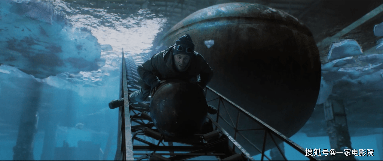 在拆卸鱼雷的时候,清除者来了,建筑师危急时刻激发了异能,制造出了