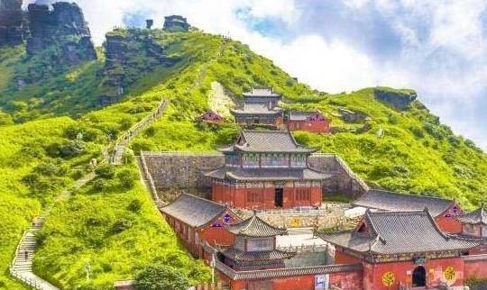 中国最“牛”寺庙，建在海拔2500米悬崖上，堪称中国建筑奇迹