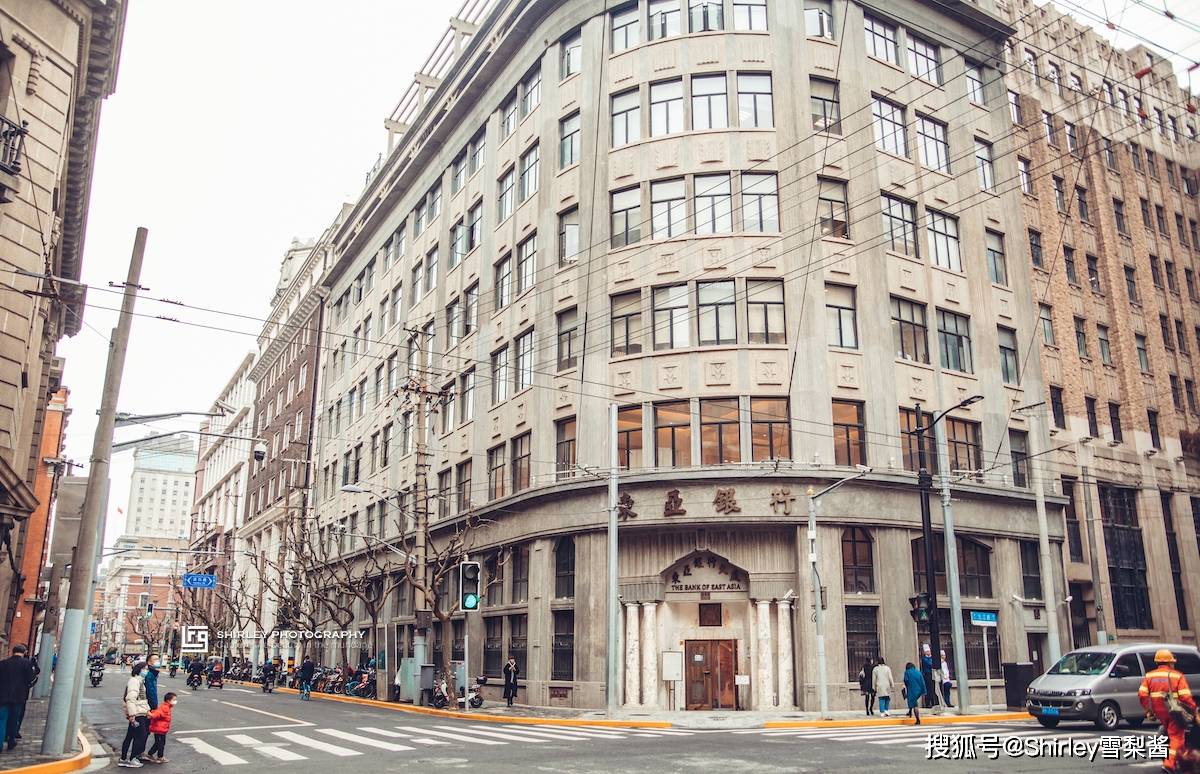 百年银行成免费博物馆，地下金库一并开放，游客们看得两眼放光_搜狐网