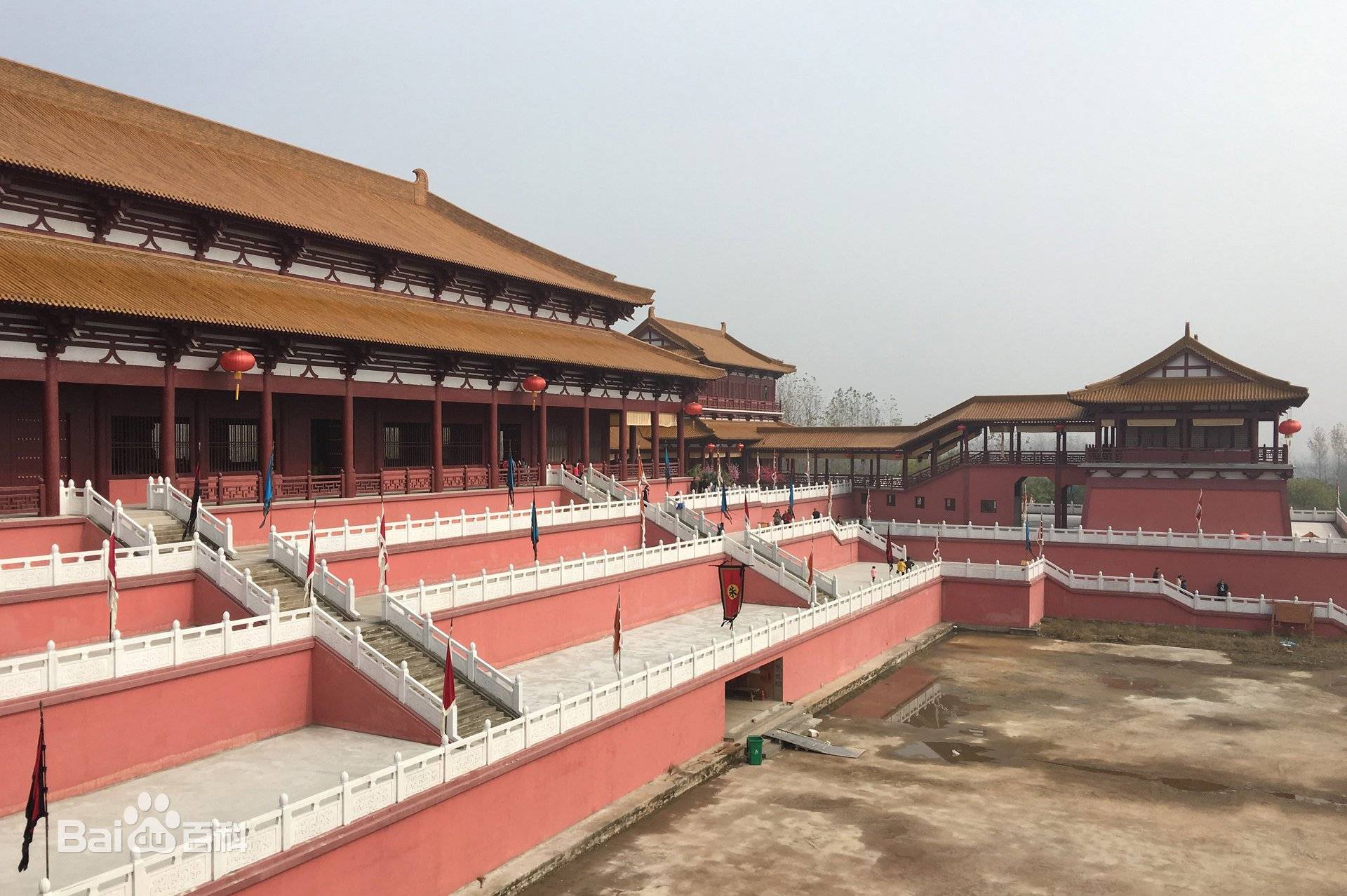 文化娱乐,休闲度假等功能的大型综合性旅游区,主要景点由大明宫