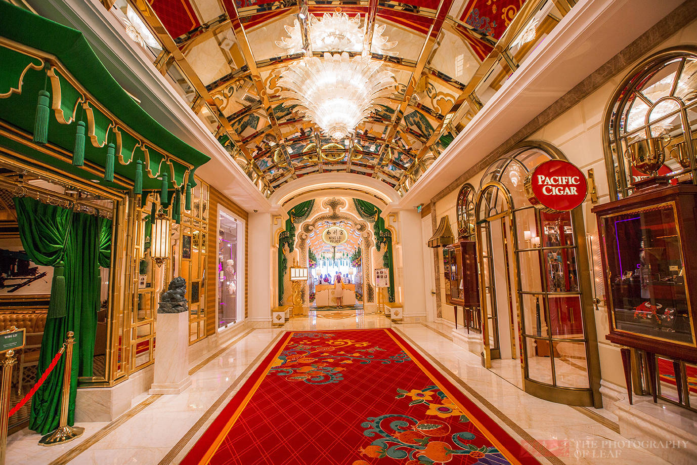 澳门永利皇宫老板以1700多万美元的价格将其拍下,在当时换算成人民币