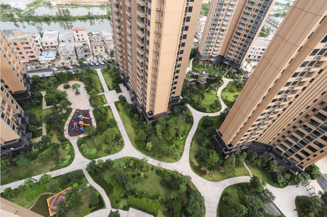 今天跟朋友去珠海恒裕江山汇看房了谈一下个人看法