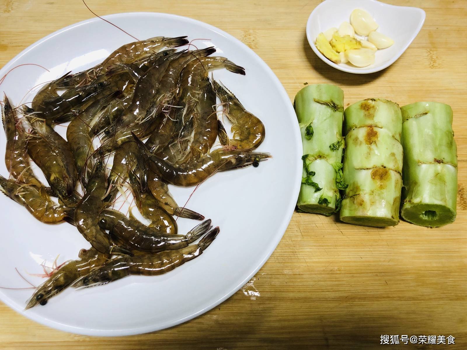 虾怎么处理比较脆 a5cbfd7d10414d13bcbec73c2ce0bc34.jpeg