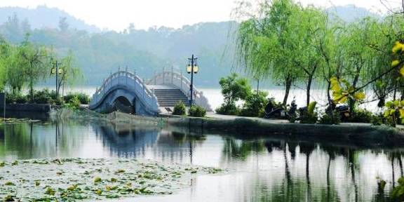 中国最适合穷游的三个景点，不仅景色优美，还不收取门票