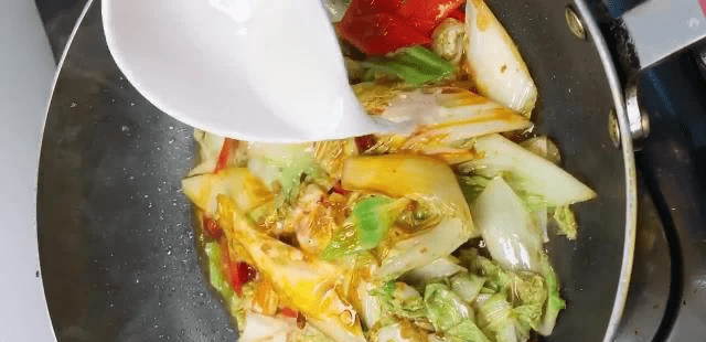 酸辣白菜怎么做好吃啊 e6c678240c5b4d93b95620f93ba40d09.png