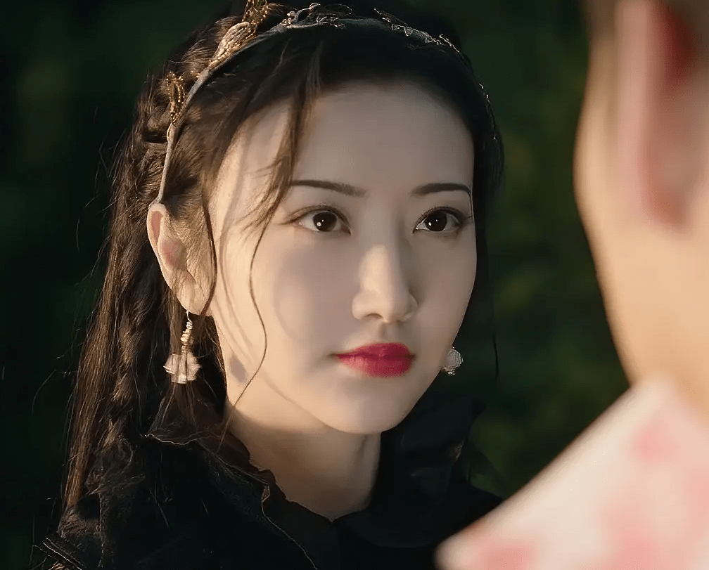 原创景甜根本不是浓颜系美女她是标准的正统大牡丹长相