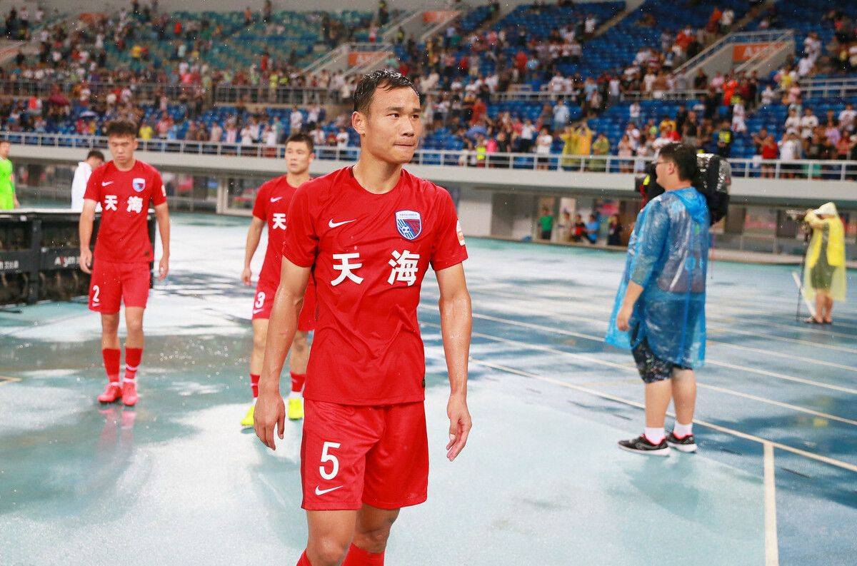 原创再见张成林恒大昔日亿元先生告别中超新赛季委身中甲太委屈67