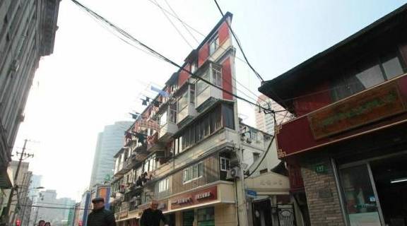 上海最薄“纸片楼”火了！在不起眼的居民区，成为一道独特风景