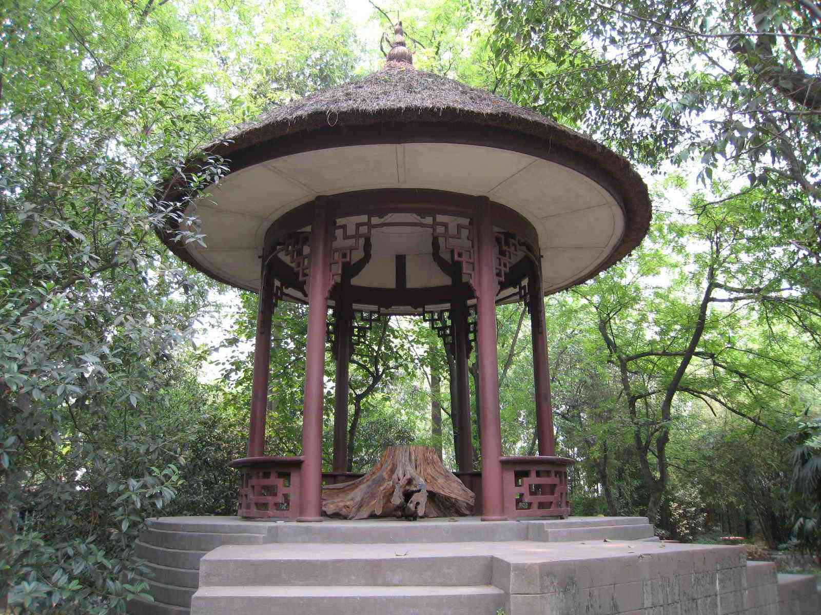 心理测试碰到暴雨你选哪个避雨亭测你困难时谁对你不离不弃