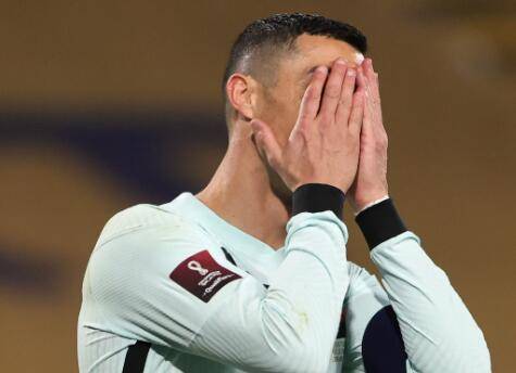 尴尬的！ 克里斯蒂亚诺·罗纳尔多（Cristiano Ronaldo）戴上帽子，经历了3场比赛，投篮23英尺而未得分