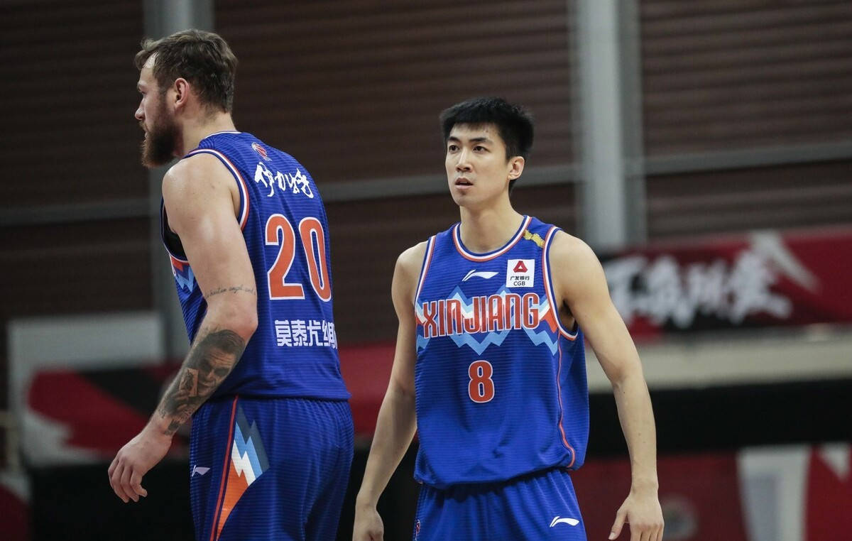 原创高诗岩司坤发挥惊艳,山东男篮全面开花,一路领先新疆男篮