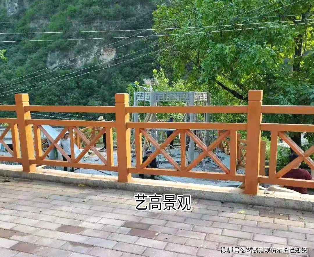 南昌市政护栏道路安装效果，江西仿木护栏水泥制作木纹理
