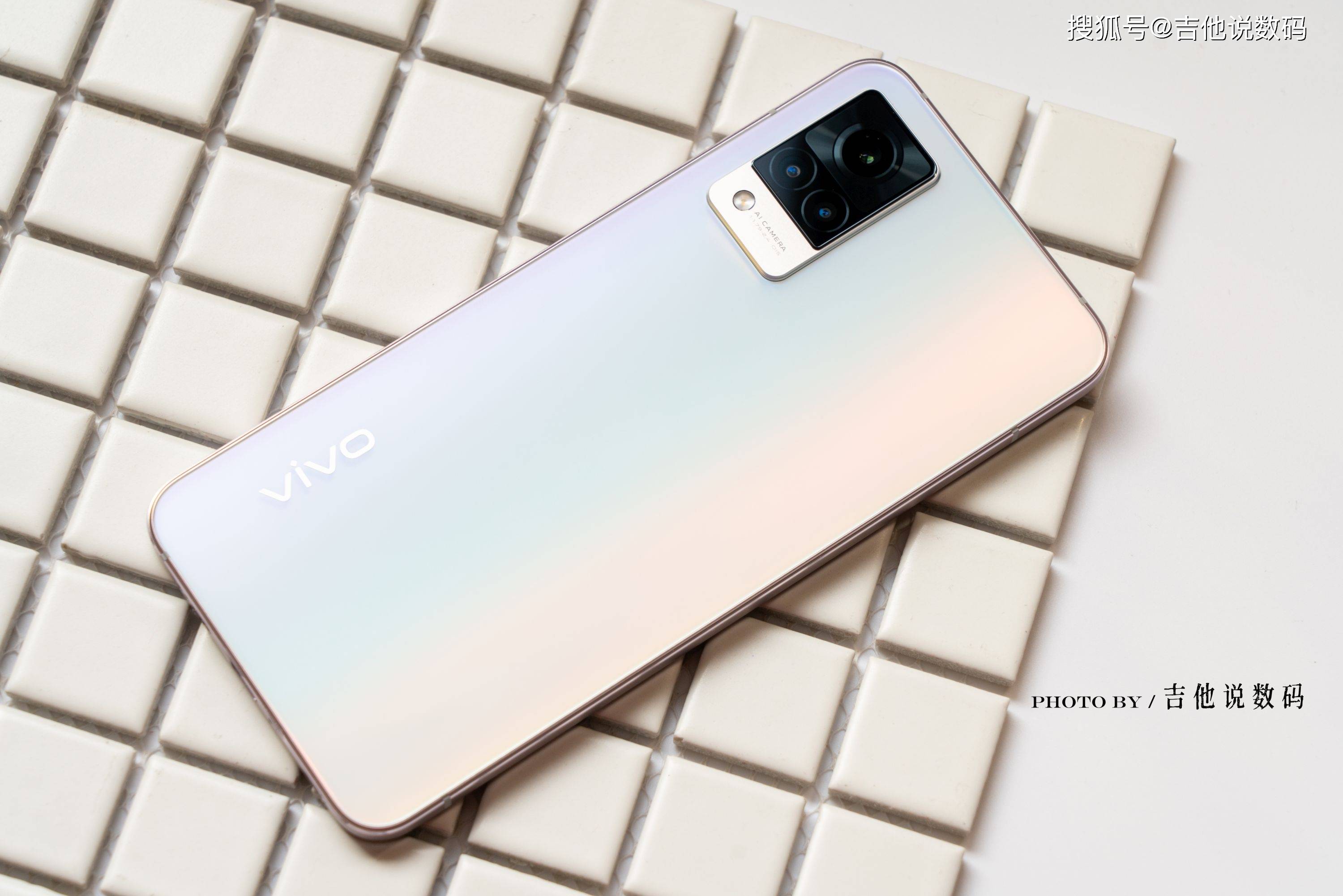 原创讲真,vivo s9这个朝露白真的一点都不"白",漂亮极了!