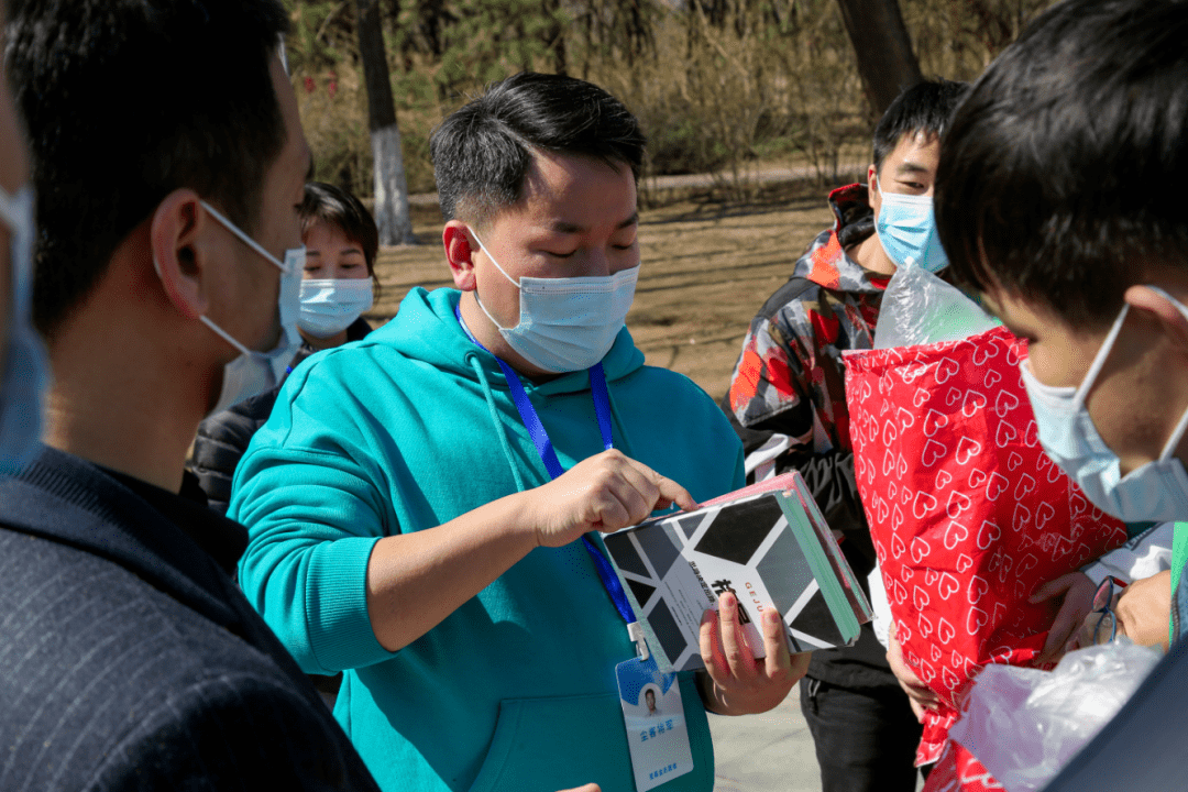 壹基金联合快手v公益关注自闭症群体