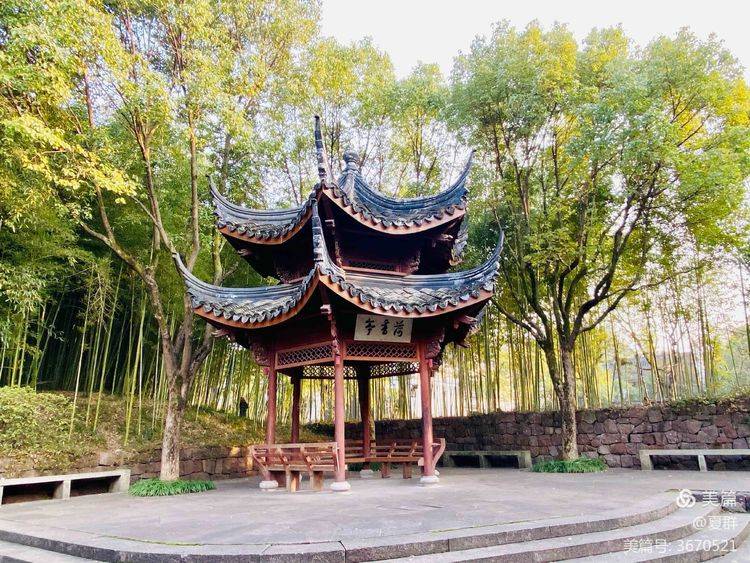 游览中国四大美女之一的西施故里，欣赏诸暨的景致