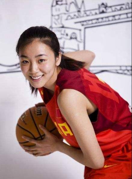 赵爽真不愧为中国女篮美女之首 连库里都坦言称赞 人美性格好 篮球