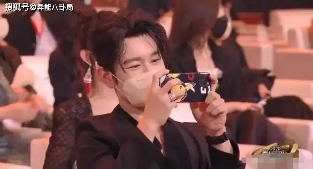 微博之夜是所有明星都能参加的吗 f990baa4ac2147f09abe4f50b374dfe0.jpeg