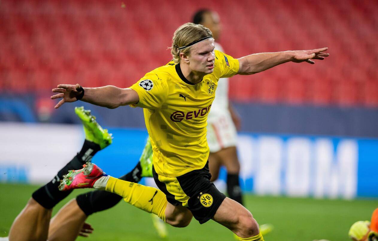 未来成疑!老哈兰德 拉伊奥拉现身,拉波尔塔欲砸重金撬动锋霸