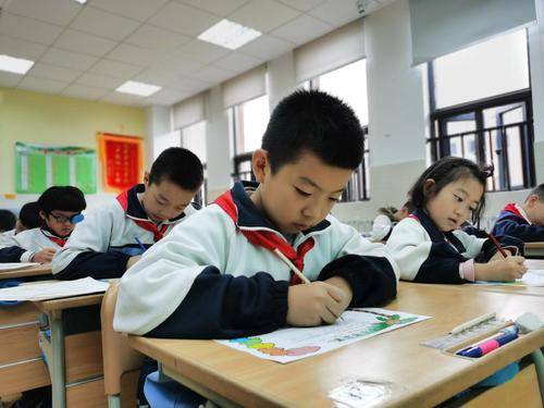 学生作业辅导班 502f09e2ad38484cb4e8cc65990b531b.jpeg