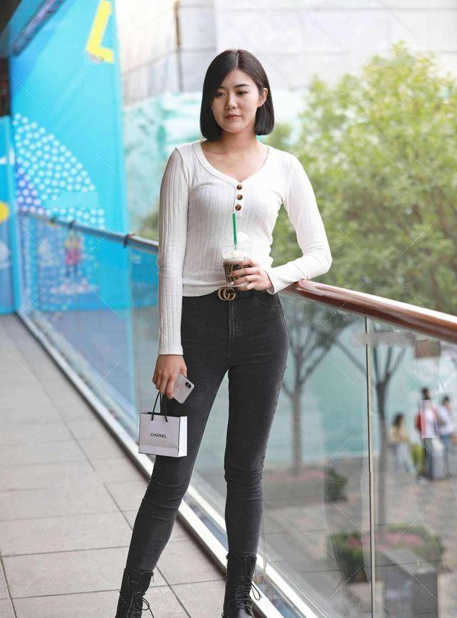 9d2c8ea070bf4388a5d3127df58cd306.jpeg