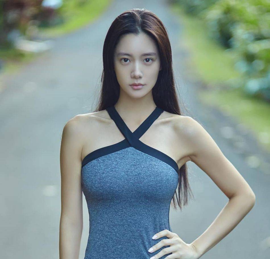 什么样才是大美女 a725394f462b44f48e45d521a7ecaee6.jpeg