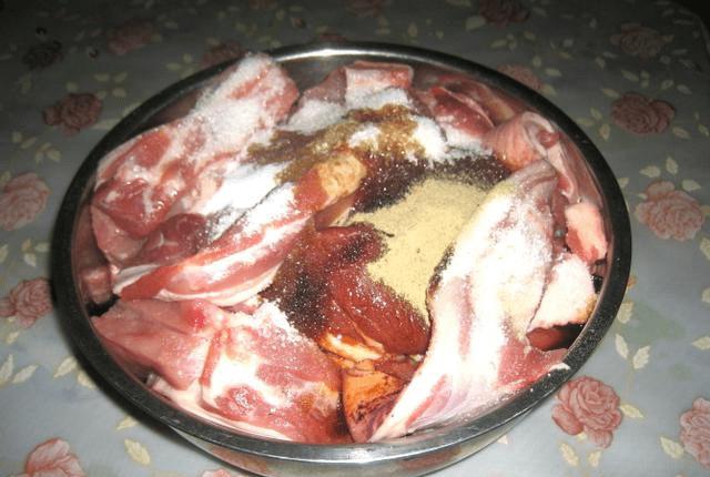 怎么晒腊肉的最正确方法 b49722b12d624c658723a00847d13bee.png