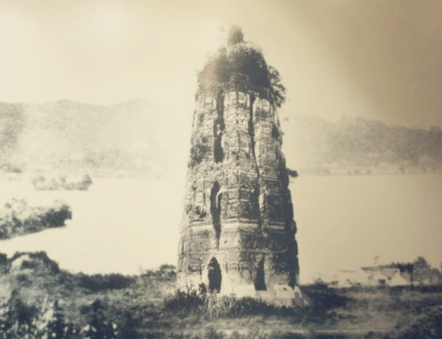 百年前雷峰塔老照片：高清照片回顾一下，雷峰塔倒塌前的样子