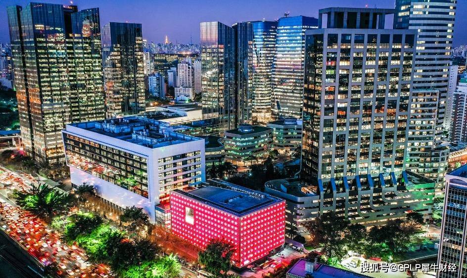 地产收入减四成 嘉年华国际亏26亿港元营收降