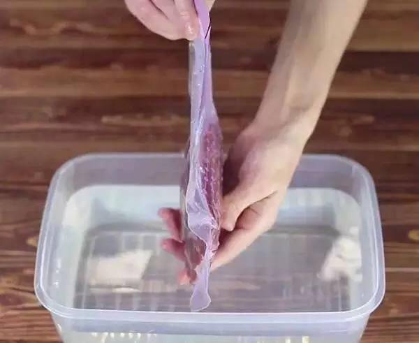 裱花袋怎么上奶油 b6c3ea2714ef4f25818aa054bcfa59a2.jpeg