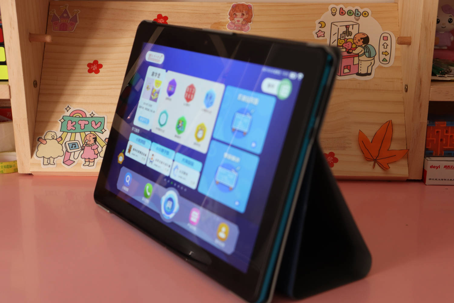 天才一百分学习机既是学习平板电脑同时也是电子词典