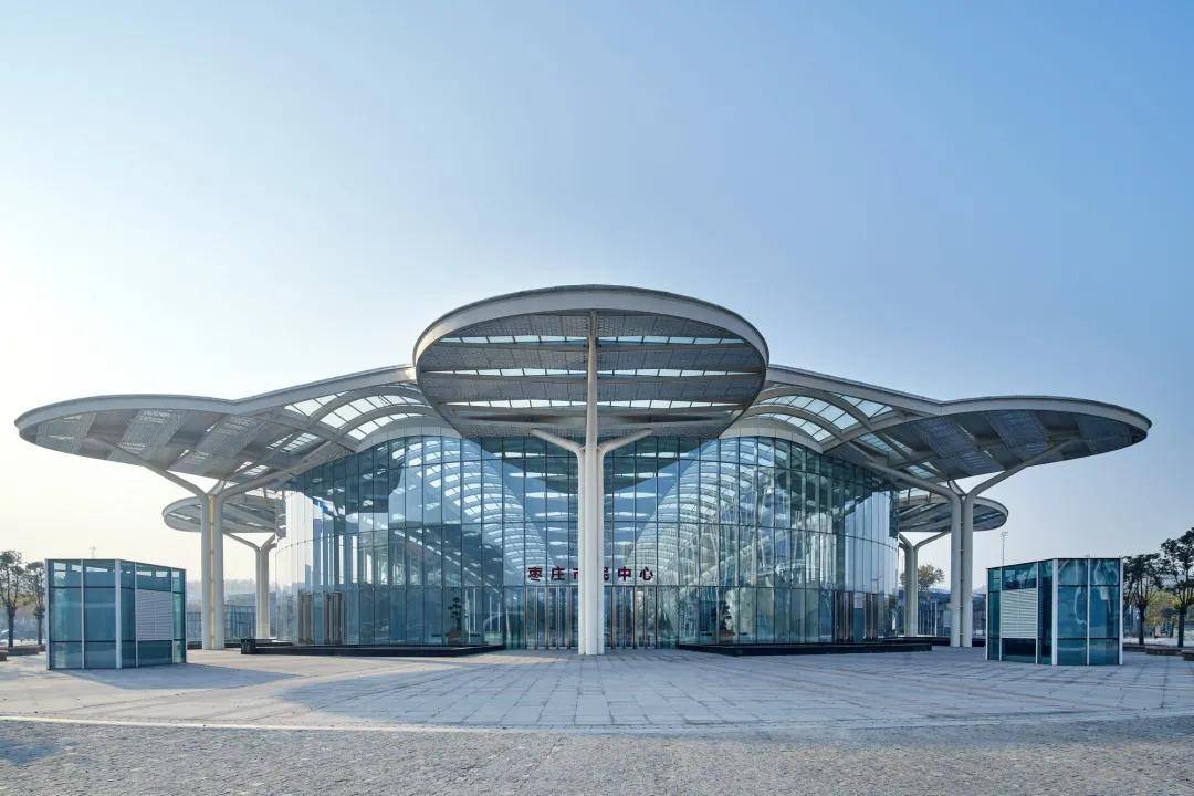 枣庄市民服务中心,建筑犹如一朵绽放的石榴花