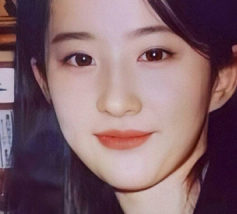 怎么改变自己的颜值女生 867dc742bd354cb58e4d4738a739583a.jpeg