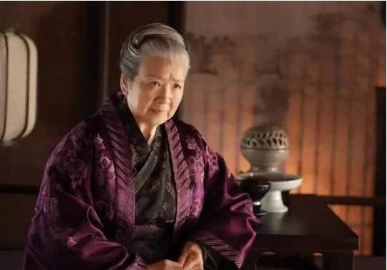 张行饭桌寒酸开唱私生活混乱曾被抓老婆9岁认识他成年就结婚，张行专