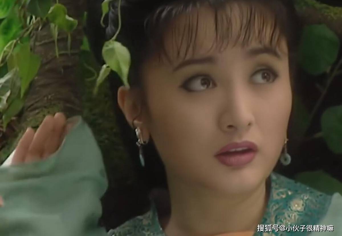 双双娇欺楚女,一对对美赛西施);杏仙(妖娆娇似天台女,不亚当年俏妲姬)