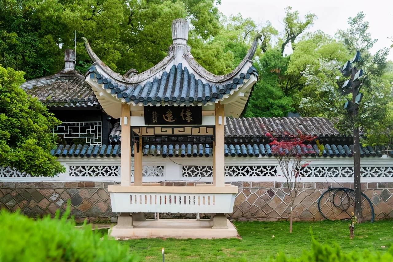 温州藏了个江心屿，有很多历史文化遗迹，连外国僧侣都前来膜拜