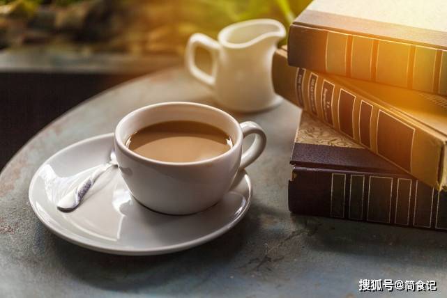 咖啡续命：探索唤醒灵魂的神奇饮品与正确饮用之道（咖啡续命是什么咖啡）
