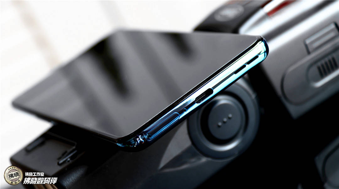 机友|一加9评测！在海外网友眼里，能让他们换掉iPhone的手机就是它？