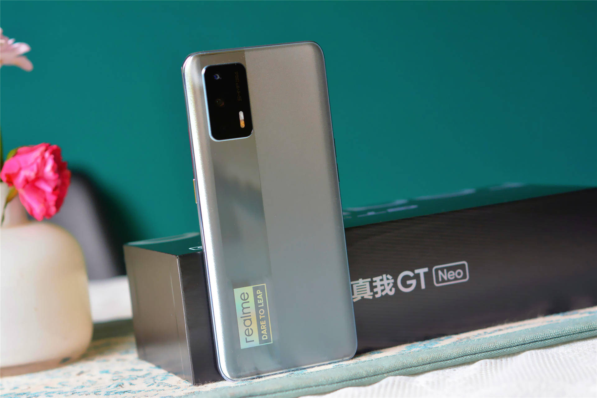 用户|realme真我GT Neo明天0点上线，杨幂已经先用上了