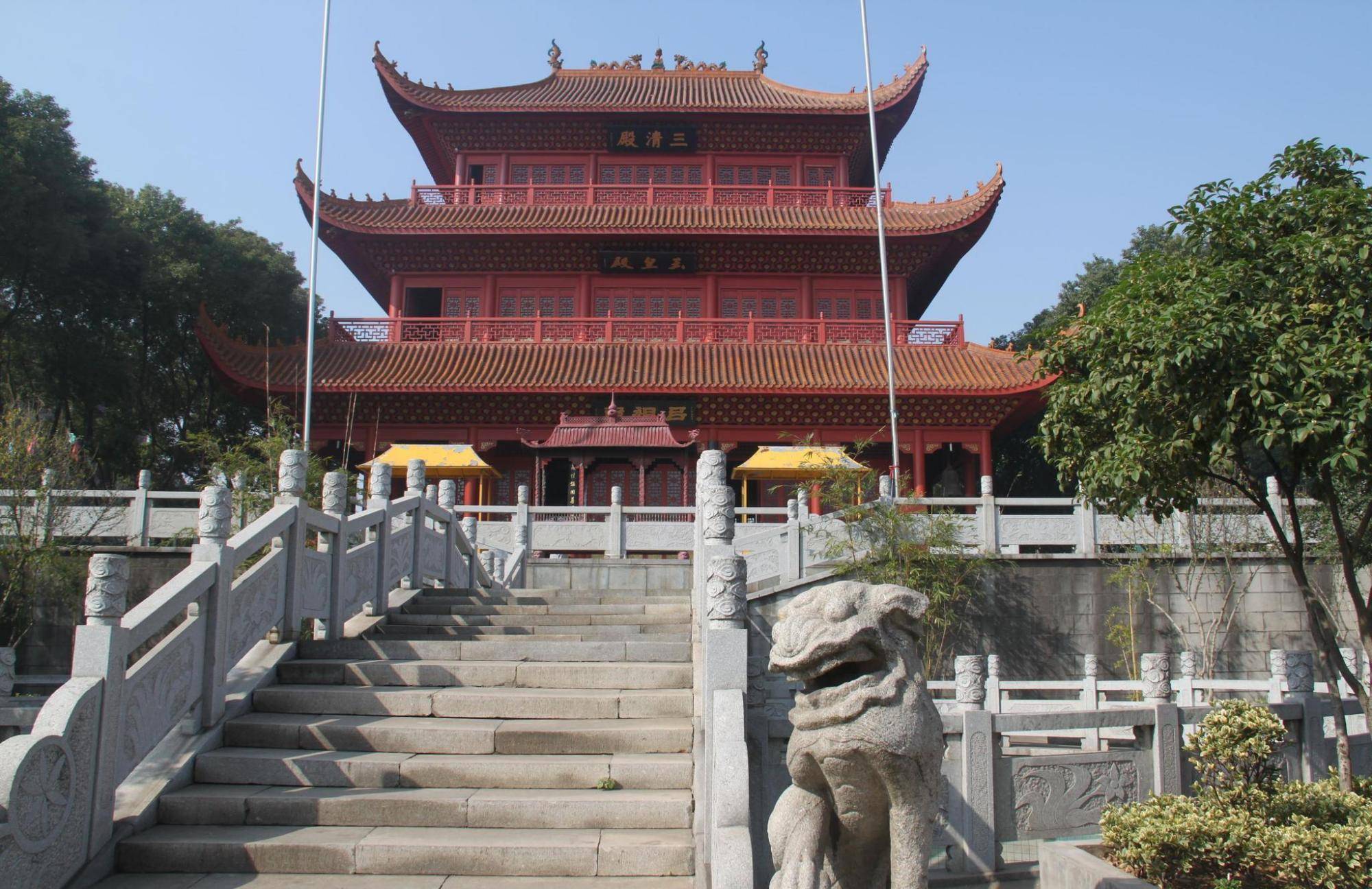 湖南岳阳一座有着悠久历史的寺院,是aaaa级景区_寺庙