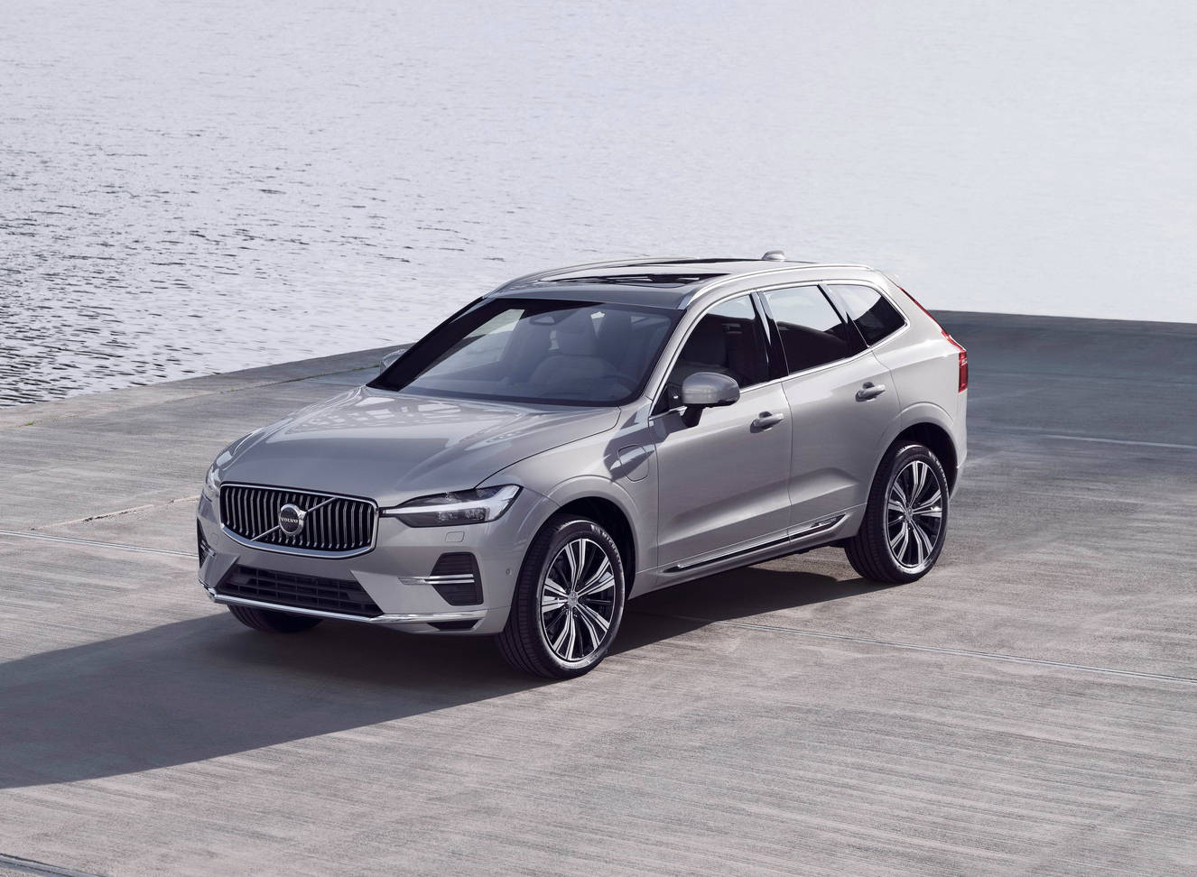 2021款沃尔沃xc60在英国发布搭载全新android信息娱乐系统起价约378